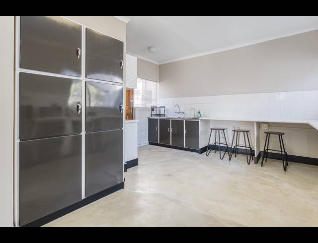 9M² CO-WORKING SPACE TO LET IN FONTAINEBLEAU